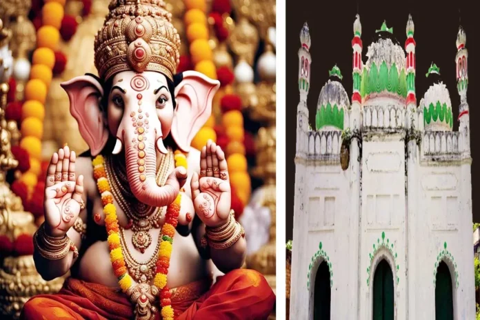 Maharashtra Ganpati Are Placed In Mosques