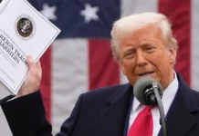 Trump Tariffs: विदेशी गैजेट्स होंगे महंगे, अमेरिका में मैन्युफैक्चरिंग लौटाने की तैयारी…