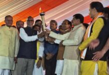 विदिशा में सांसद खेल महोत्सव का शुभारंभ, कपिल देव को देखने उमड़े खेल प्रेमी