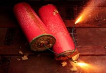 झाबुआ में हीरोपंती के चक्कर में युवक ने मुंह में फोड़ा सुतली बम, चहरे के उड़े चिथड़े