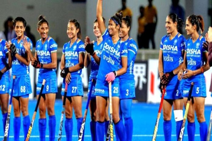 Indian_women_s_hockey_team-2.jpg