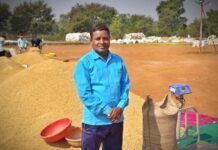 धान खरीदी केन्द्र में मिली बेहतर सुविधाओं से खुश हुए किसान कृपाराम बलिहार