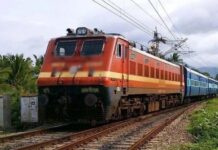 अचानक दो हिस्सों में बंट गई ट्रेन, झटका लगते ही यात्रियों में मची हलचल