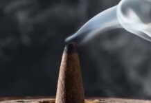 पूजा के दौरान धूपबत्ती जलाना शुभ