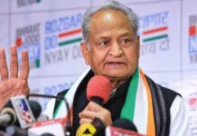 पूर्व CM अशोक गहलोत ने चुनाव आयोग पर साधा निशाना, दोहरे मापदंड पर भड़के