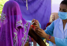 गोरखपुर के इस गांव में फैला ऐसा डर, इंजेक्शन लगवाने पहुंच गए सैकड़ों लोग