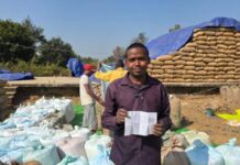 धान उपार्जन केन्द्रों की पारदर्शी व्यवस्था से किसानों को मिल रही सुविधा, किसान पिंकू कुजूर ने की धान खरीदी व्यवस्था की सराहना