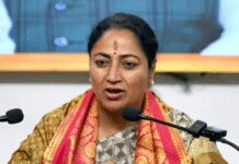 सीएम रेखा गुप्ता को आप पार्टी ने बीजेपी का पप्पू सीएम कहा
