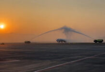 नवी मुंबई हवाई अड्डे से विमान ने भरी पहली वाणिज्यिक उड़ान, मिला वाटर कैनन सैल्यूट