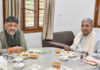 कर्नाटक संकट को हल कर रही कांग्रेस, सिद्धारमैया और डीके शिवकुमार कल फिर ब्रेकफास्ट पर मिलेंगे