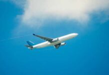 इंडिगो संकट के बीच डीजीसीए का एक्शन, चार फ्लाइट ऑपरेशन इंस्पेक्टर को किया सस्पेंड