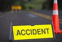 रायगढ़ में बालू से भरी ट्रैक्टर पलटी, 7 मजदूर दबे, दो की हालत गंभीर