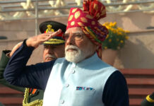 PM मोदी ने 77वें गणतंत्र दिवस पर पहनी गहरे लाल रंग की पगड़ी, जानिए इसमें क्या है खास