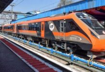 रेलवे का बड़ा धमाका : वंदे भारत स्लीपर ट्रेन की पहली झलक आई सामने, जानें किन शहरों के बीच शुरू होगी यह हाई-टेक सेवा