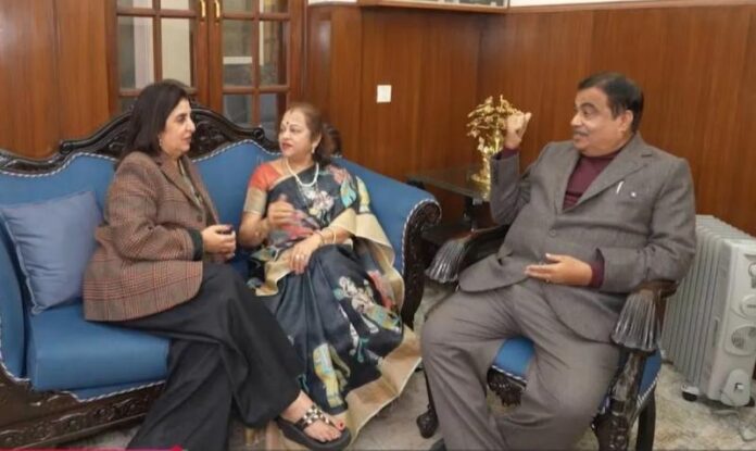 Nitin-Gadkari-Farah-Khan.jpg