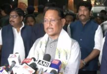 बड़ी खबर: सीएम विष्णुदेव साय लौटे दिल्ली से, राष्ट्रपति द्रौपदी मुर्मू को छत्तीसगढ़ आने का दिया न्योता