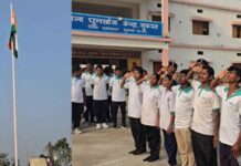 Republic Day: हाथों में संविधान, तिरंगे के सामने गर्व से उठा सिर… नक्सल प्रभावित सुकमा के 10 गांवों पहली बार मनाया गया गणतंत्र दिवस