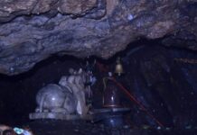 बैतूल का छोटा महादेव मंदिर, नीचे गुफा में विराजे हैं भोलेनाथ, ऊपर से निकलती है नदी की जलधारा