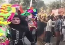 बुर्का पहनकर कांवड़ लाने का मामला गरमाया, मौलाना का एतराज; महिला बोली-मन्नत पूरी होने पर उठाया कदम