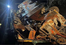 यात्री बस के नदी में गिरने से 18 लोगों की मौत, कई घायल; विदेशी पर्यटक भी थे सवार