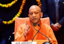 UP Budget 2026: योगी सरकार का बड़ा दावा, देश का 65% मोबाइल फोन प्रोडक्शन यूपी में