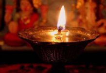 दीपक को न रखें जमीन पर