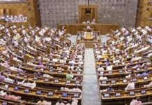 लोकसभा में हंगामे के चलते कार्यवाही स्थगित, राज्यसभा में भी उठा दलित उत्पीड़न का मुद्दा