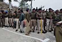 आदिवासी साथ में करते रहे पूजा, तो विवाद क्यों? मंडला में दुर्गा प्रतिमा की स्थापना पर दो पक्ष आमने-सामने