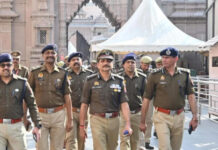 श्रद्धालुओं के स्वागत में अनोखी प्रस्तुति, काशी विश्वनाथ मंदिर पर हाथ जोड़कर खड़े होंगे पुलिस कर्मचारी