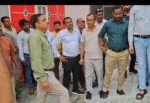 यूपी में बिजली मीटर को लेकर बवाल, कर्मचारियों के घर में जबरन घुसने का आरोप