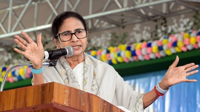 mamata-banerjee_5d609356b9f7a7c8.jpg