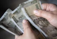 होली पर लाखों कर्मचारियों को यूपी सरकार का तोहफा, 28 फरवरी को ही खाते में आएंगे सैलरी