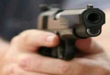 शराब के नशे में युवक ने लहराया असलहा, बगल से गुजर रही युवती को लगी गोली, मौत