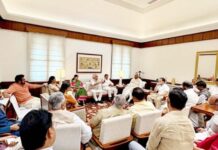 इंडिया गठबंधन की बैठक में वामपंथी दलों का विरोध, राहुल गांधी को लताड़