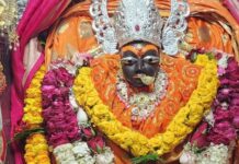 यहां इंसान नहीं दिव्य शक्ति करती है मां शारदा का शृंगार, सदियों से जल रहा चमत्कारी दीपक