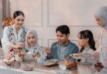 रमज़ान के बाद क्यों मनती है ‘मीठी ईद’? ईद-उल-फितर की तारीख कैसे होती है तय और क्यों कहलाती है ‘मीठी ईद’?