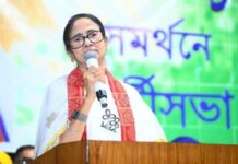 टिकट न मिलने पर बगावत करने वालों को Mamata Banerjee की कड़ी चेतावनी