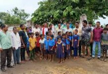 महासमुंद के स्कूल में परिजनों ने जड़ा ताला, शिक्षिका पर फूटा गुस्सा