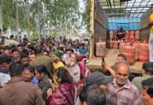 गैस सिलेंडर संकट गहराया, बुकिंग के लिए बढ़ा इंतजार