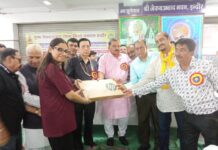 स्व. नंदकुमार कस्तूरी की स्मृति में 15 बच्चों को लैपटॉप, 135 मेधावियों का सम्मान