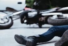 यमुना एक्सप्रेस-वे पर दर्दनाक हादसा: बस-कार टक्कर में 6 की मौत, गाड़ी का पिछला हिस्सा चकनाचूर