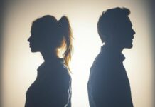 सहमति संबंध में रह रही महिला को प्रेमी ने चलती ट्रेन से फेंका, विवाद बना मौत की वजह