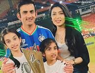 चैंपियंस का फैमिली सेलिब्रेशन: ईशान-हार्दिक गर्लफ्रेंड के साथ, नताशा संग मुस्कुराए गंभीर