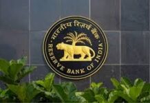 विदेशी मुद्रा भंडार 700 अरब डॉलर से नीचे, RBI ने डाली 65,322 करोड़ की तरलता