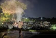 Dausa में केमिकल टैंकर पलटा, दोनों ओर ट्रैफिक जाम