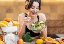 हल्के भोजन और फाइबर युक्त आहार से पेट को आराम दें