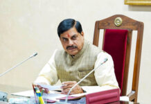 मोहन यादव का औचक निरीक्षण: सीधी कलेक्टर हटाई, गुना एसपी पर भी कार्रवाई