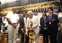 माता-पिता के संस्कार और गुरूओं से प्राप्त ज्ञान के प्रति सदैव रहें कृतज्ञ : राज्यपाल पटेल