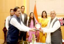 राज्यपाल पटेल से भारतीय विदेश सेवा के प्रशिक्षु अधिकारी मिले