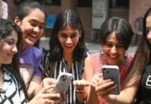 यूपी बोर्ड रिजल्ट जारी: 10वीं में 90.42% और 12वीं में 80.38% पास, बेटियों ने मारी बाज़ी